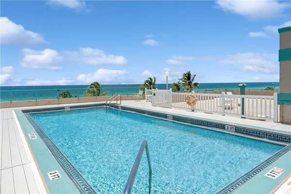 $2,600 | 201 Van Buren Street, Unit 102, Hollywood, FL 33019