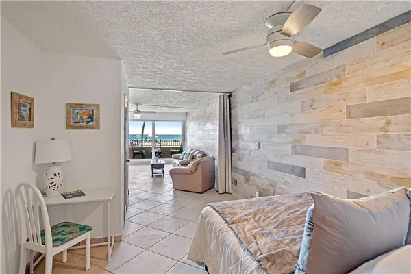 $2,600 | 201 Van Buren Street, Unit 102, Hollywood, FL 33019