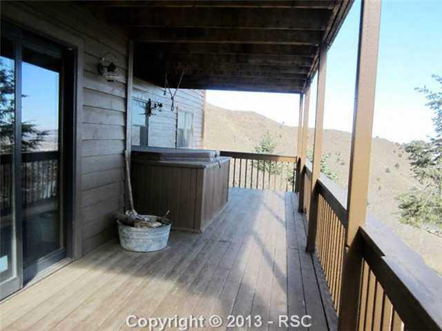 2 decks ? this one 1 has a hot tub. 