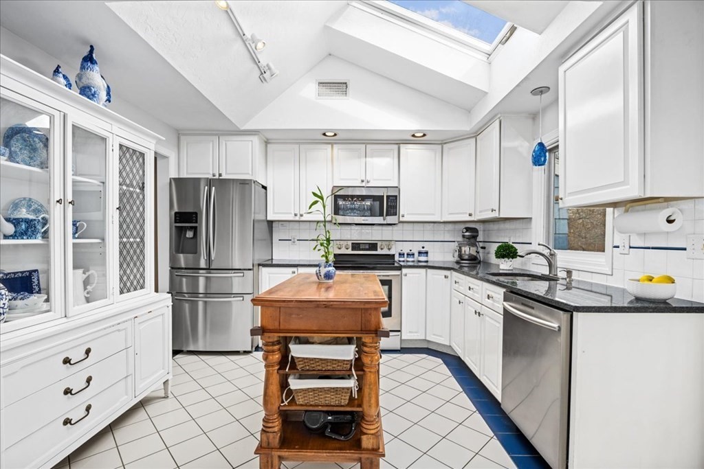 46 Flagg Road Southborough, MA 01772 - Photo 3 of 42 Gallery Image 3