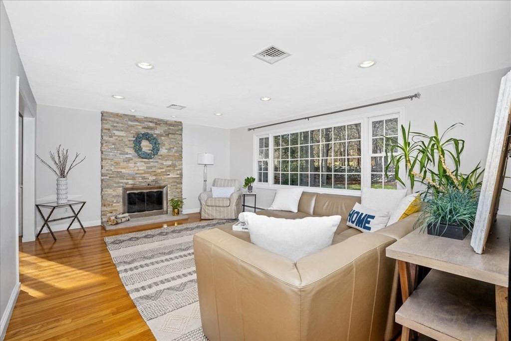 46 Flagg Road Southborough, MA 01772 - Photo 9 of 42 Gallery Image 9
