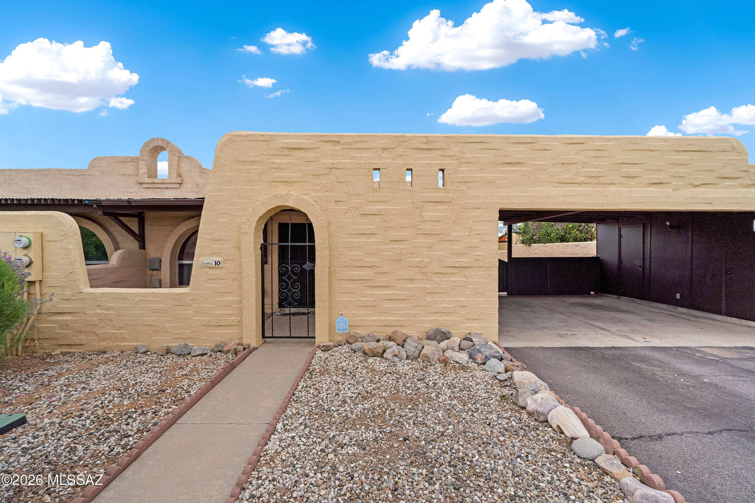 285 South Kolb Road, Unit 10 Tucson, AZ 85710 - Photo 4 of 31 1 Front Yard-3