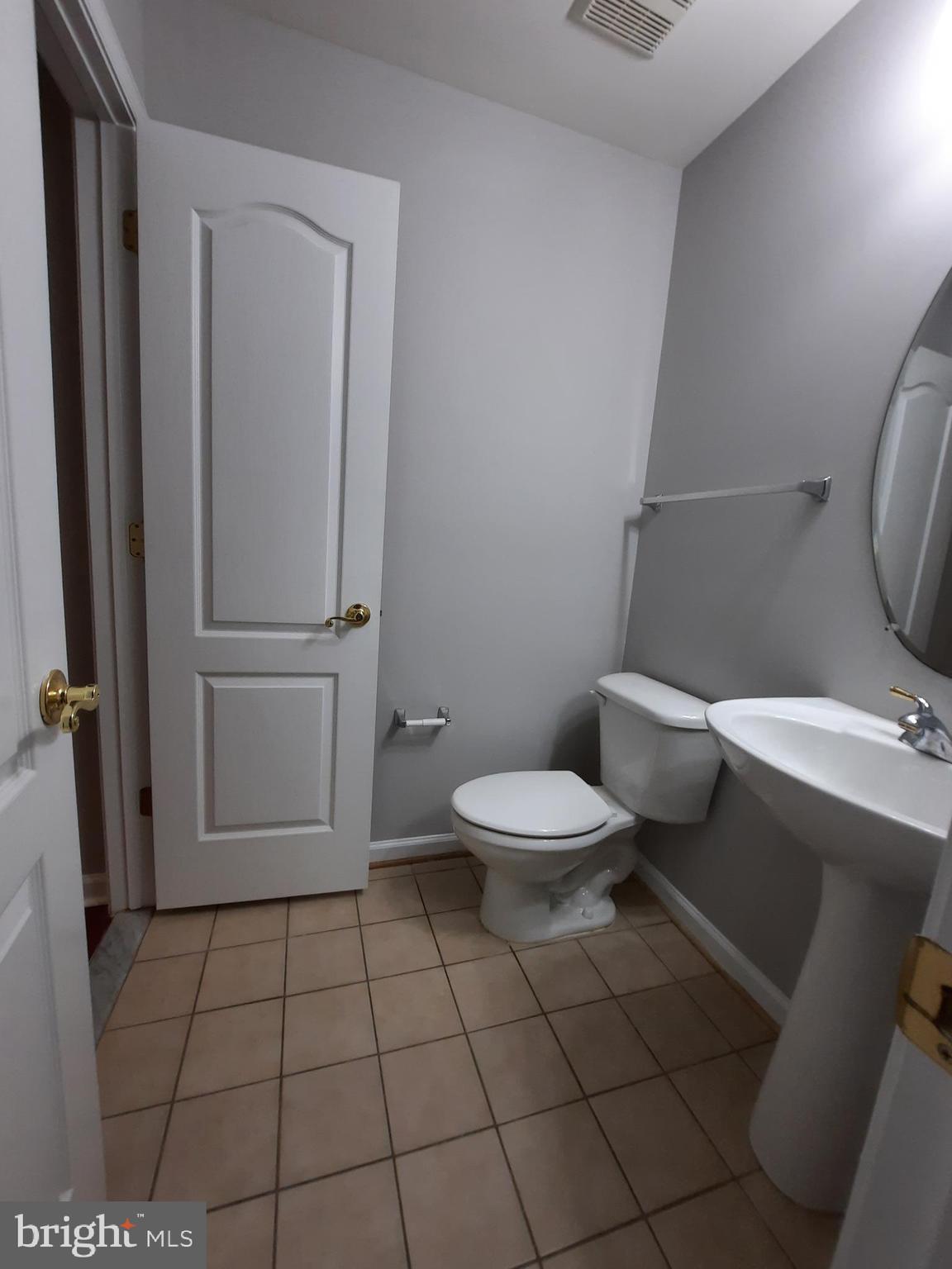 10258 Rutland Round Road, Unit 13 Columbia, MD 21044 - Photo 38 of 46 a bathroom with a toilet