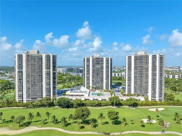$279,000 | 20301 West Country Club Drive, Unit 1222, Aventura, FL 33180