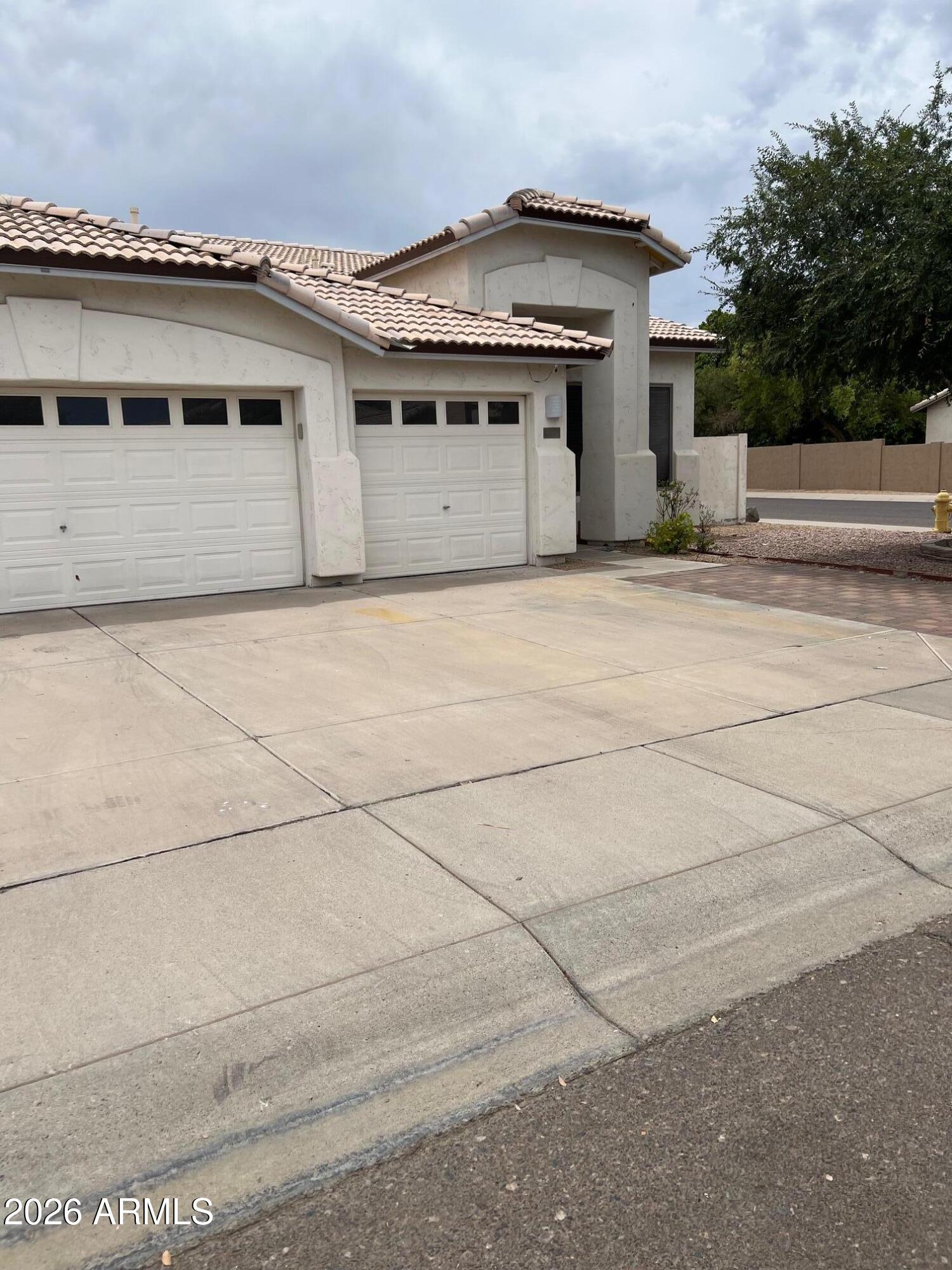 407 West Helena Drive Phoenix, AZ 85023 - Photo 2 of 10 Front