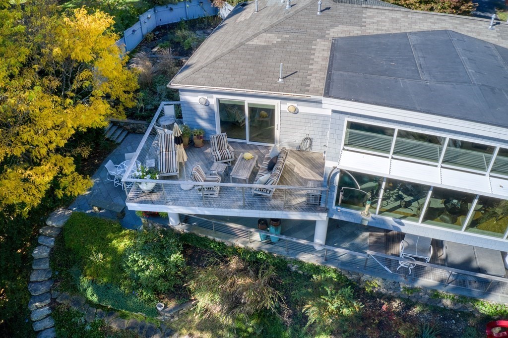 37 Beverly Road Arlington, MA 02474 - Photo 2 of 42 a front view of house with a garden