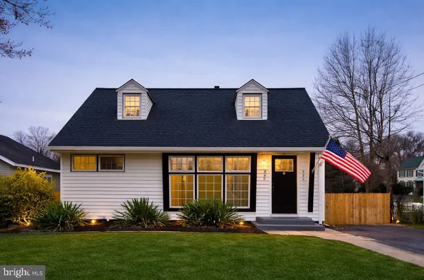 $735,000 | 1925 Rollins Drive, Alexandria, VA 22307