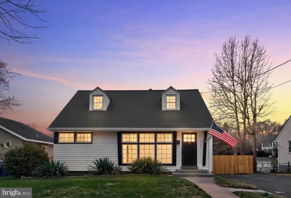 $735,000 | 1925 Rollins Drive, Alexandria, VA 22307