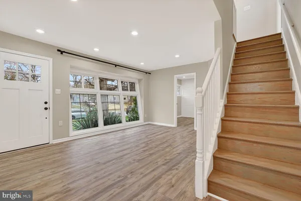 $735,000 | 1925 Rollins Drive, Alexandria, VA 22307