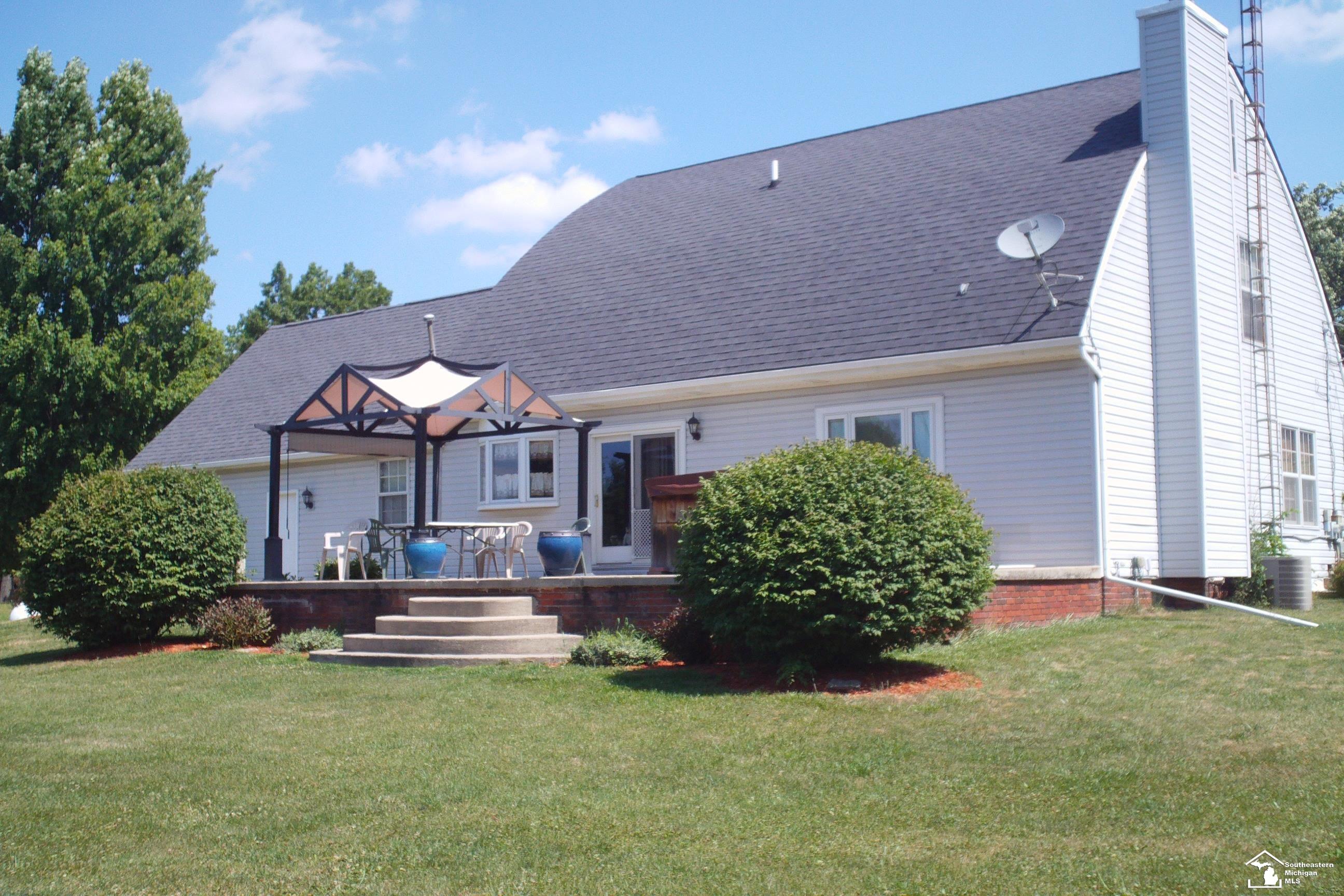 811 Heiss Road Monroe, MI 48162 - Photo 5 of 46