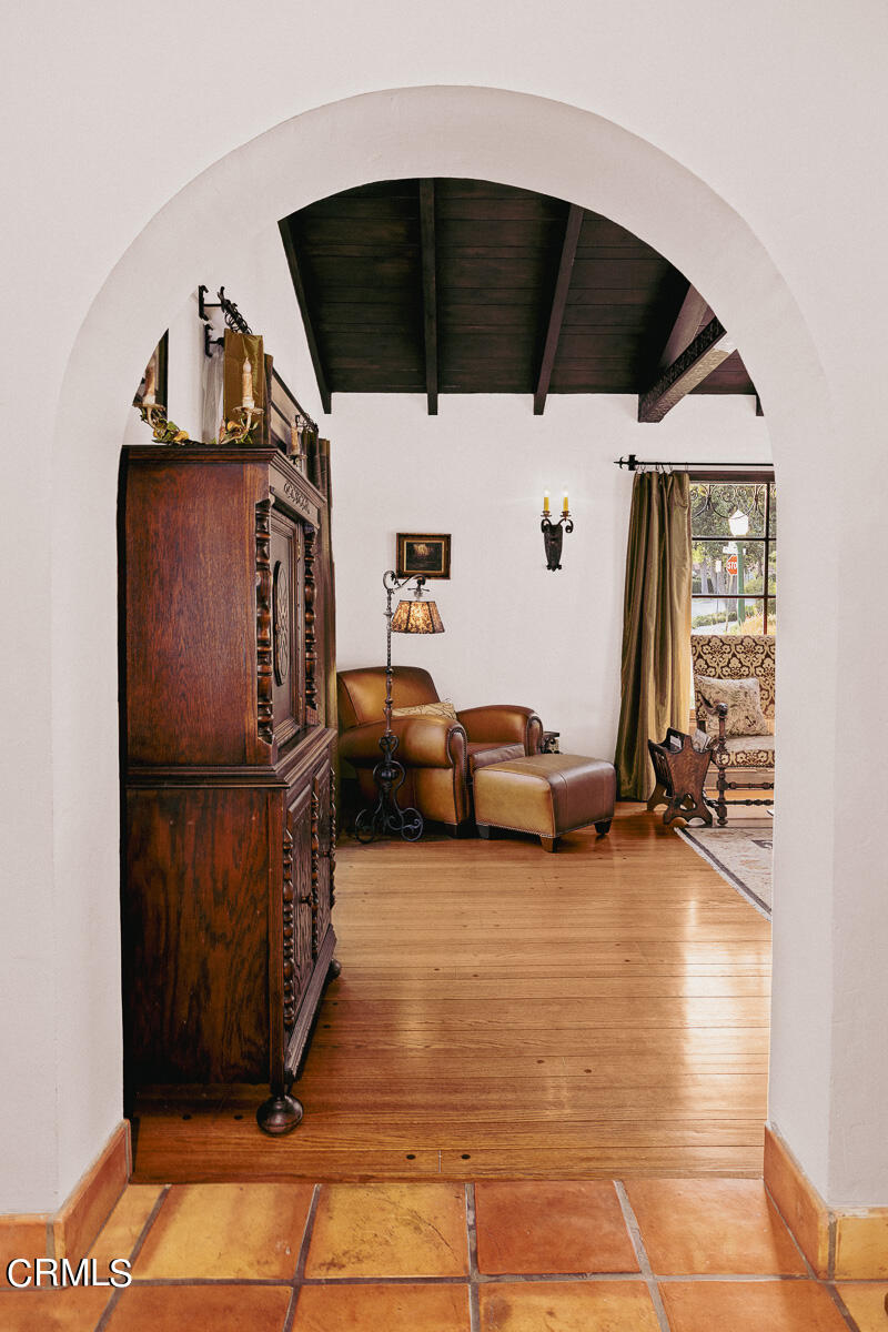 1400 Moncado Drive Glendale, CA 91207 - Photo 3 of 15 a view of a livingroom with furniture and storage