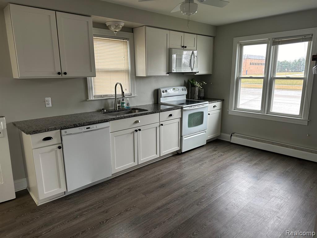 46790 Romeo Plank Road Macomb, MI 48044 - Photo 17 of 32