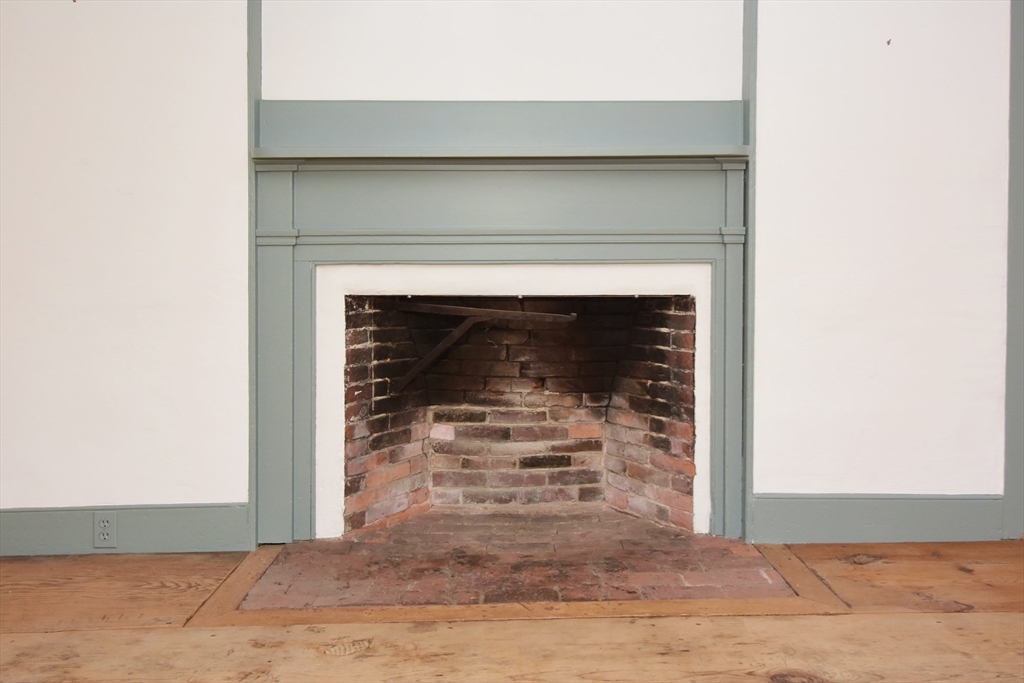 41 Turkey Shore Road Ipswich, MA 01938 - Photo 8 of 42 a view of a livingroom with fireplace