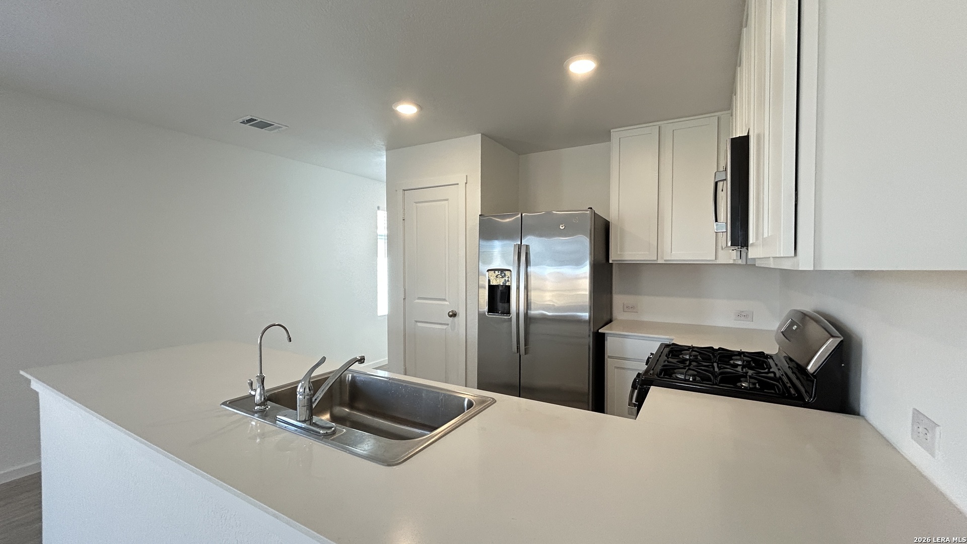 11653 Dog Rose Converse, TX 78109 - Photo 4 of 29