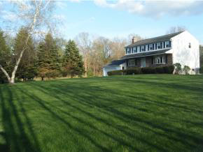 81 Pelham Road Salem, NH 03079 - Photo 2 of 27