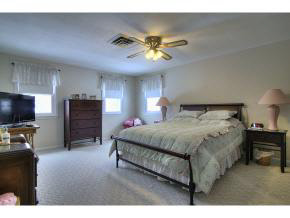 81 Pelham Road Salem, NH 03079 - Photo 13 of 27