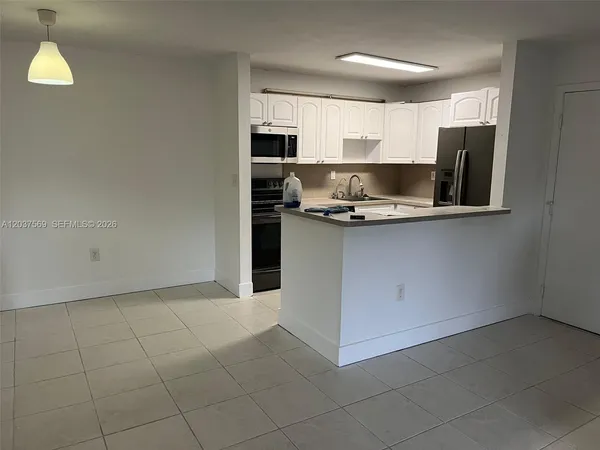 $2,800 | 4800 Northwest 102nd Avenue, Unit 10310, Doral, FL 33178