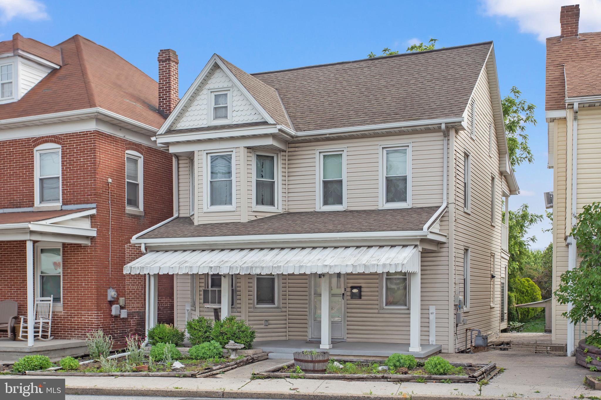 892 Baltimore Street Hanover, PA 17331 - Photo 3 of 26