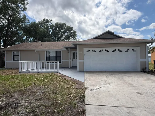 $2,600 | 1626 Southwest Buffum Lane, Port St. Lucie, FL 34984