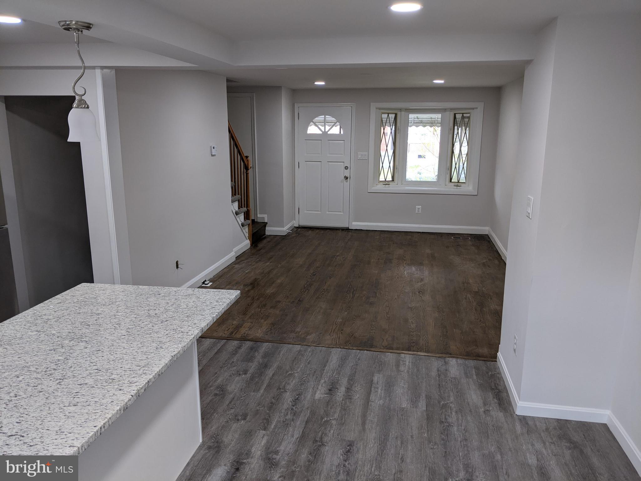 345 Leeanne Road Baltimore, MD 21221 - Photo 3 of 16 Gallery Image 3