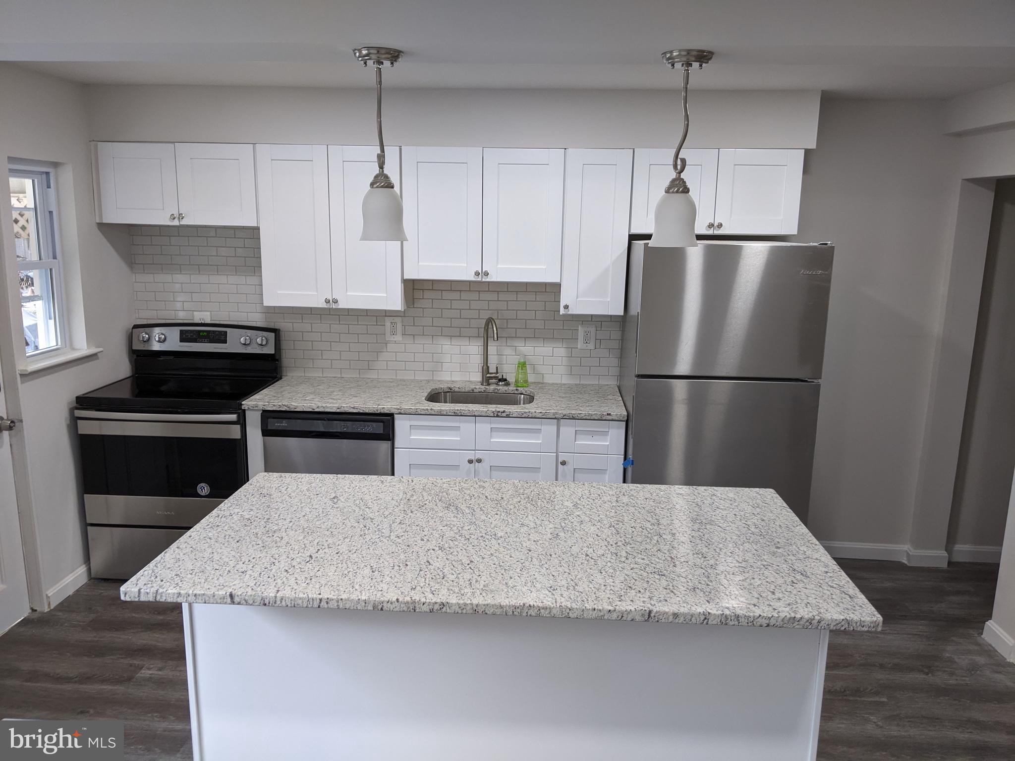 345 Leeanne Road Baltimore, MD 21221 - Photo 4 of 16 Gallery Image 4