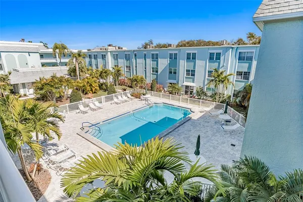 a view of residential buildings