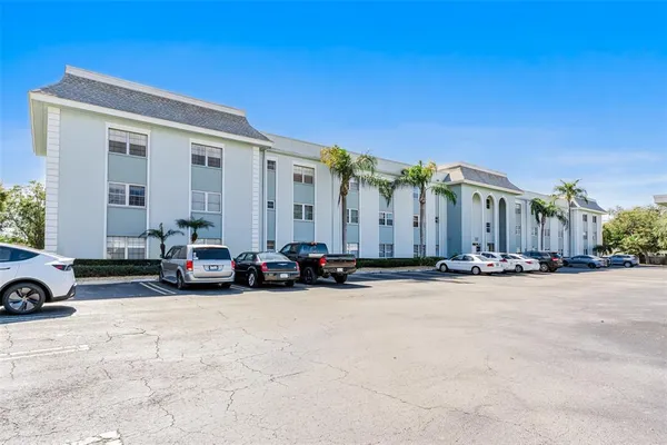 $279,000 | 701 Poinsettia Road, Unit 208, Belleair, FL 33756