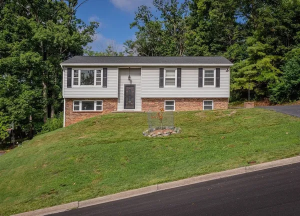 $350,000 | 585 Hilltop Drive, Staunton, VA 24401