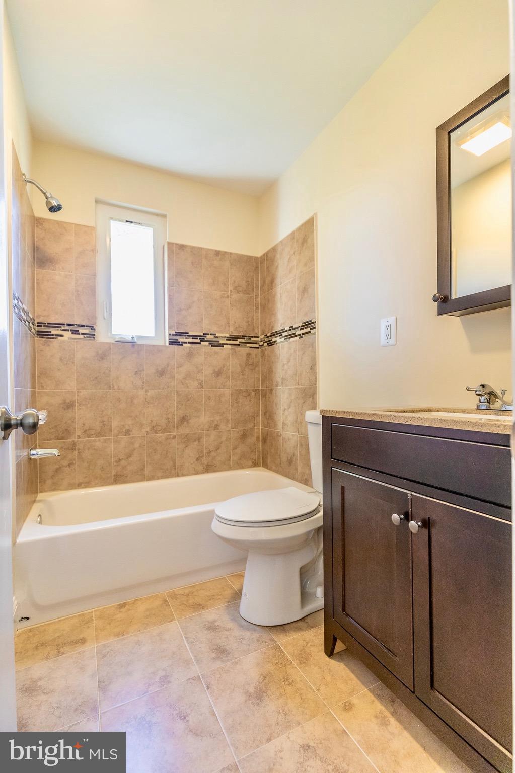 2105 Rolander Street Hyattsville, MD 20783 - Photo 13 of 28 Bath