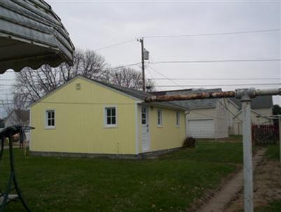 2379 Chancy Street Clinton, IA 52732 - Photo 2 of 3 Gallery Image 2