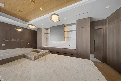 $36,500,000 | 1400 West Lake Drive, Fort Lauderdale, FL 33316