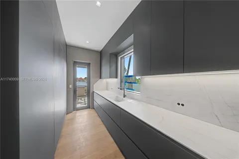 $36,500,000 | 1400 West Lake Drive, Fort Lauderdale, FL 33316