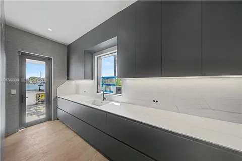 $36,500,000 | 1400 West Lake Drive, Fort Lauderdale, FL 33316