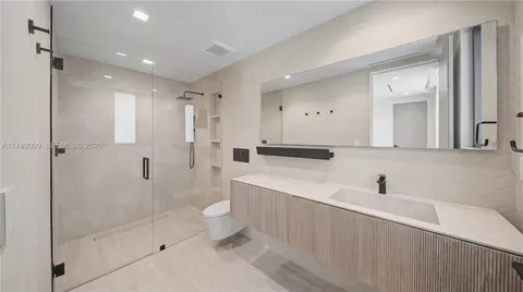 $36,500,000 | 1400 West Lake Drive, Fort Lauderdale, FL 33316