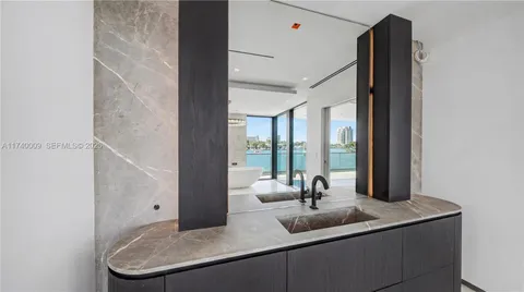 $36,500,000 | 1400 West Lake Drive, Fort Lauderdale, FL 33316