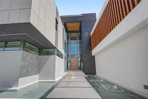 $36,500,000 | 1400 West Lake Drive, Fort Lauderdale, FL 33316