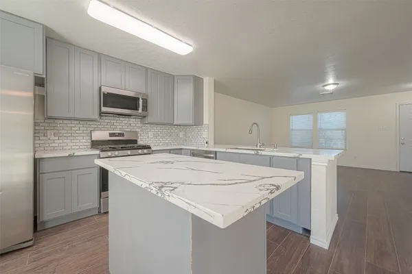 $1,900 | 19839 Rustic Lake Lane, Cypress, TX 77433