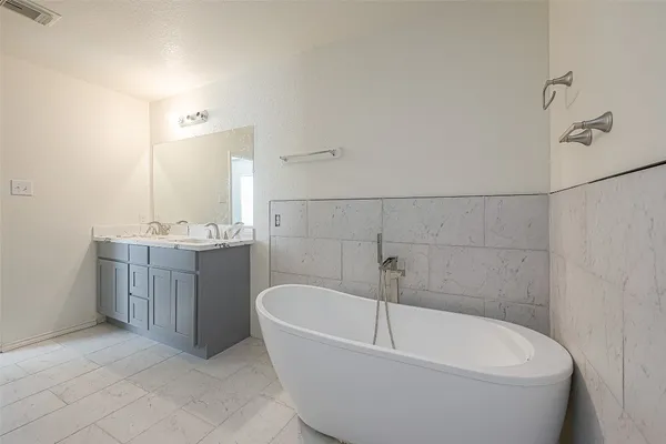 $1,900 | 19839 Rustic Lake Lane, Cypress, TX 77433