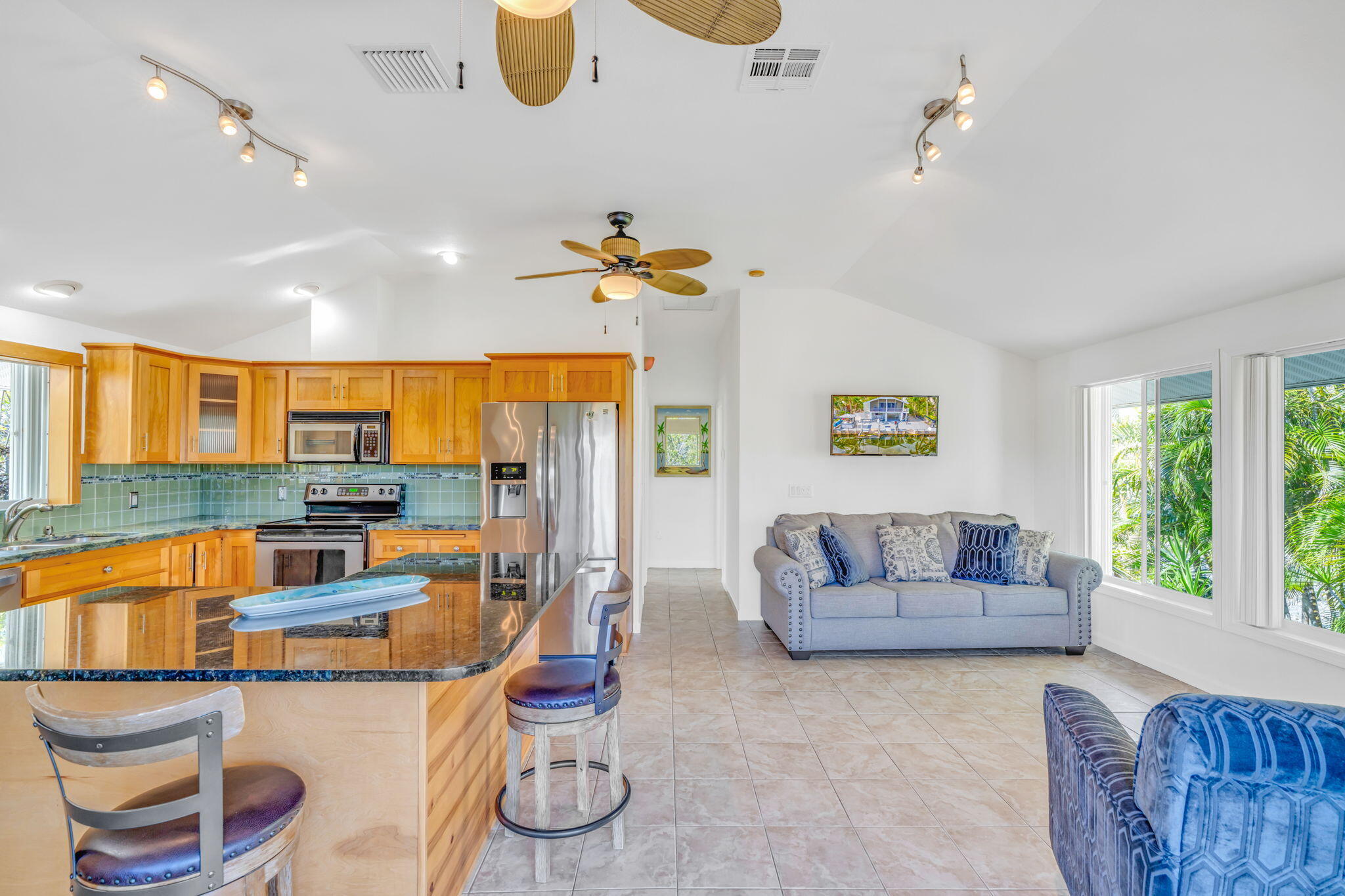 29025 Geranium Drive Big Pine Key, FL 33043 - Photo 14 of 45 Living Room