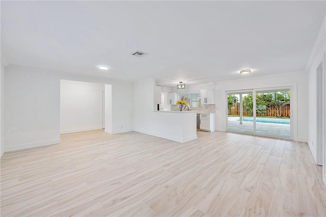 9 West Riverside Drive Jupiter, FL 33469 - Photo 11 of 39 Photo 11