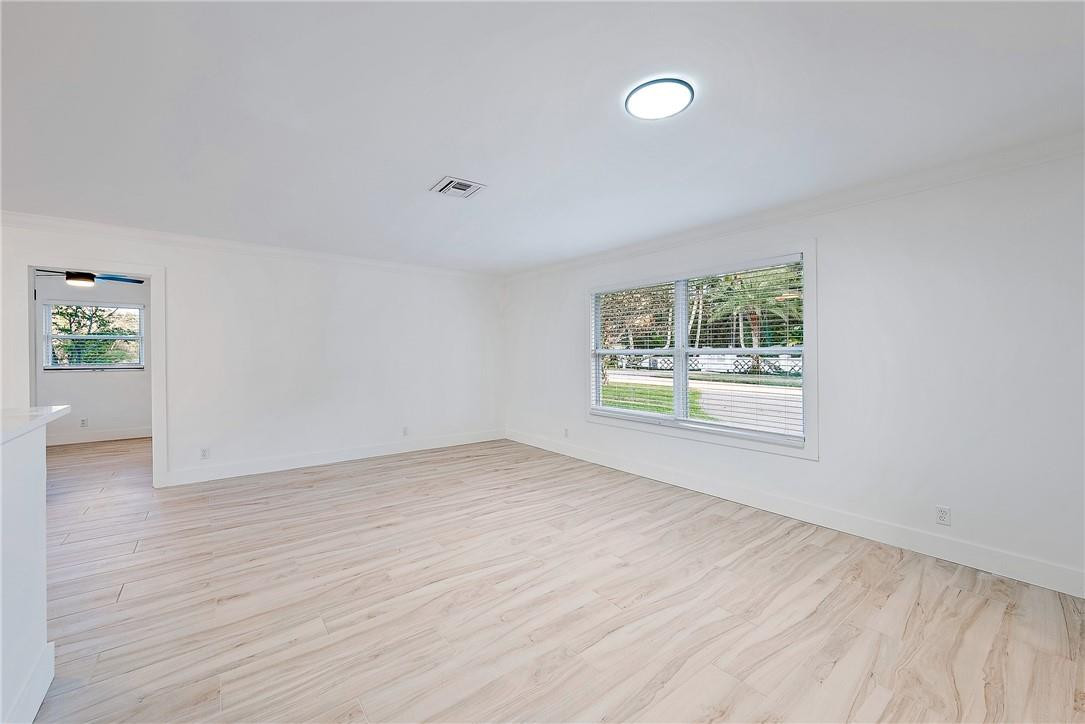 9 West Riverside Drive Jupiter, FL 33469 - Photo 12 of 39 Photo 12