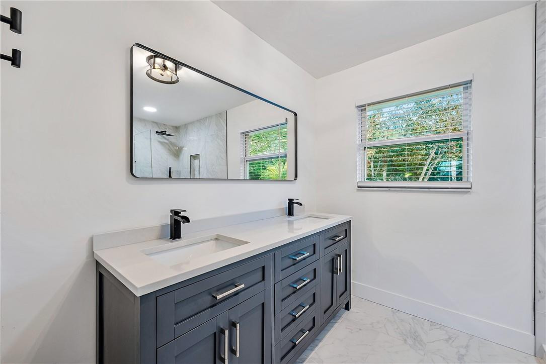 9 West Riverside Drive Jupiter, FL 33469 - Photo 14 of 39 Photo 14