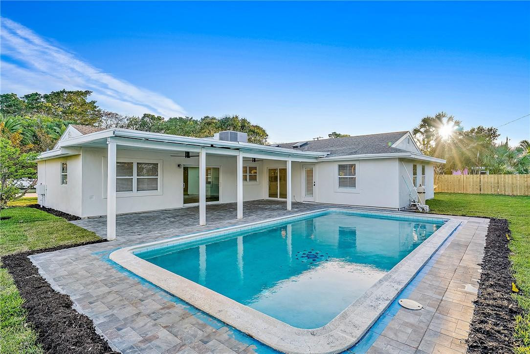 9 West Riverside Drive Jupiter, FL 33469 - Photo 2 of 39 Photo 2