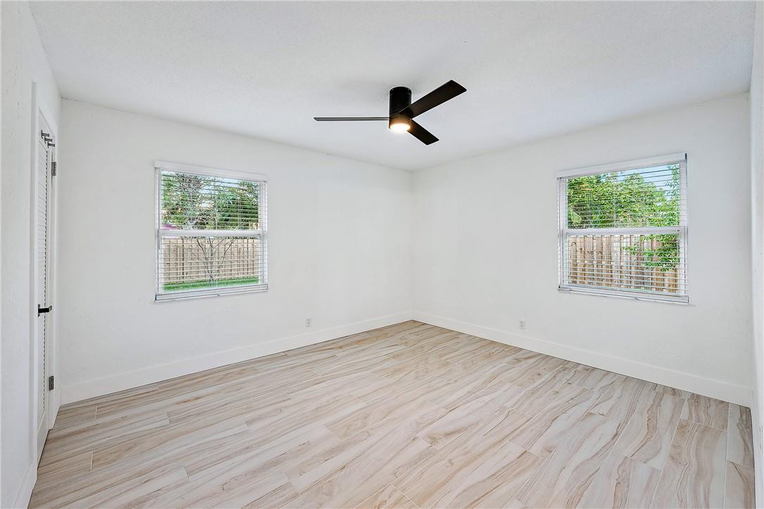 9 West Riverside Drive Jupiter, FL 33469 - Photo 21 of 39 Bedroom 2