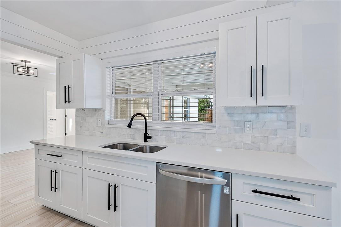 9 West Riverside Drive Jupiter, FL 33469 - Photo 8 of 39 Photo 8