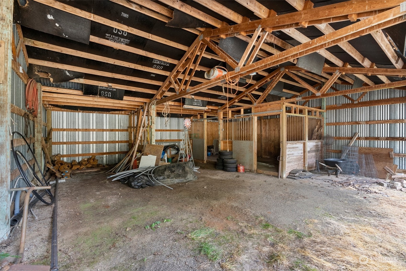 144 Aumick Road Winlock, WA 98596 - Photo 26 of 35 a view of a room with gym equipment