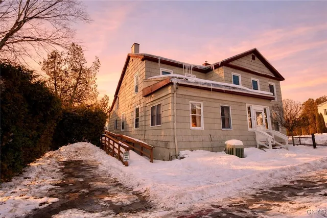 $495,000 | 15 Sullivan Street, Cazenovia, NY 13035