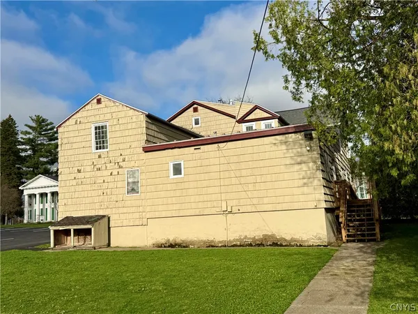 $335,000 | 15 Sullivan Street, Cazenovia, NY 13035