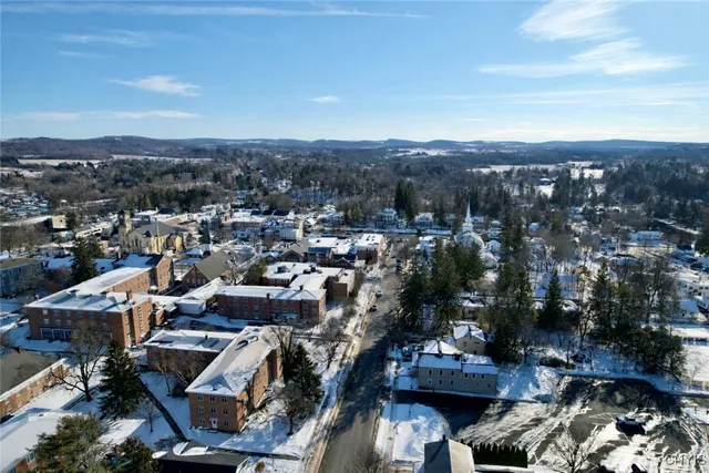 $495,000 | 15 Sullivan Street, Cazenovia, NY 13035