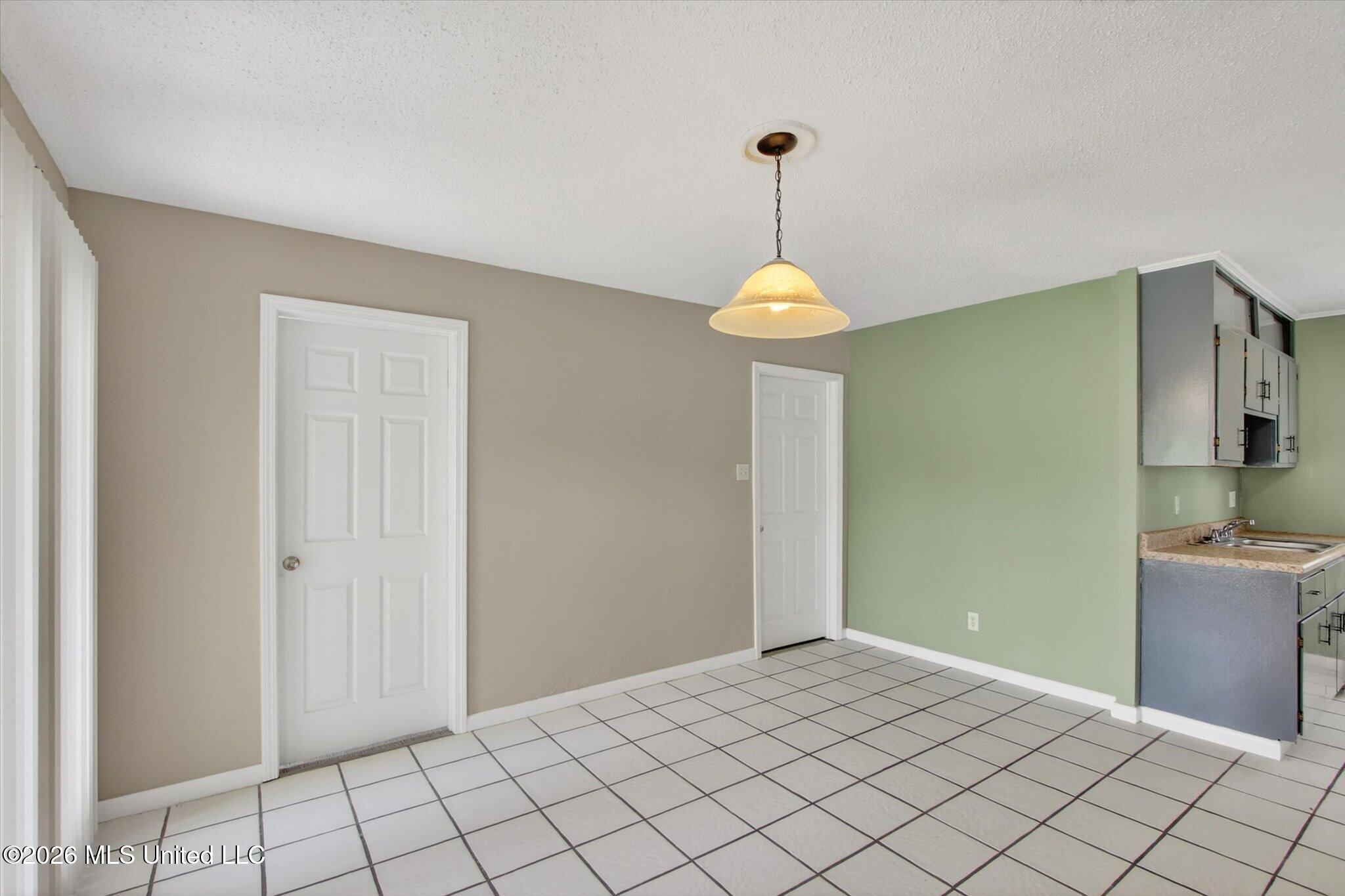 15304 Big Ridge Road Biloxi, MS 39532 - Photo 6 of 36 Dinning Room